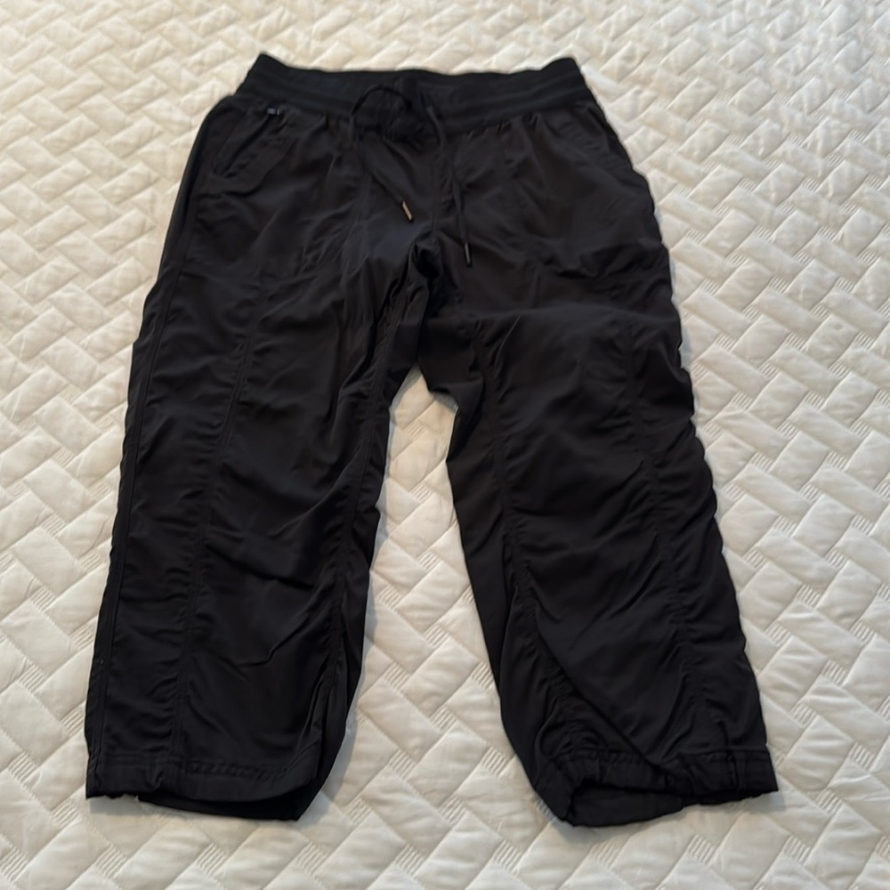 North Face cropped pants size M